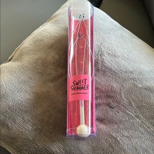 NWT Sweet and Shimmer Head Massager